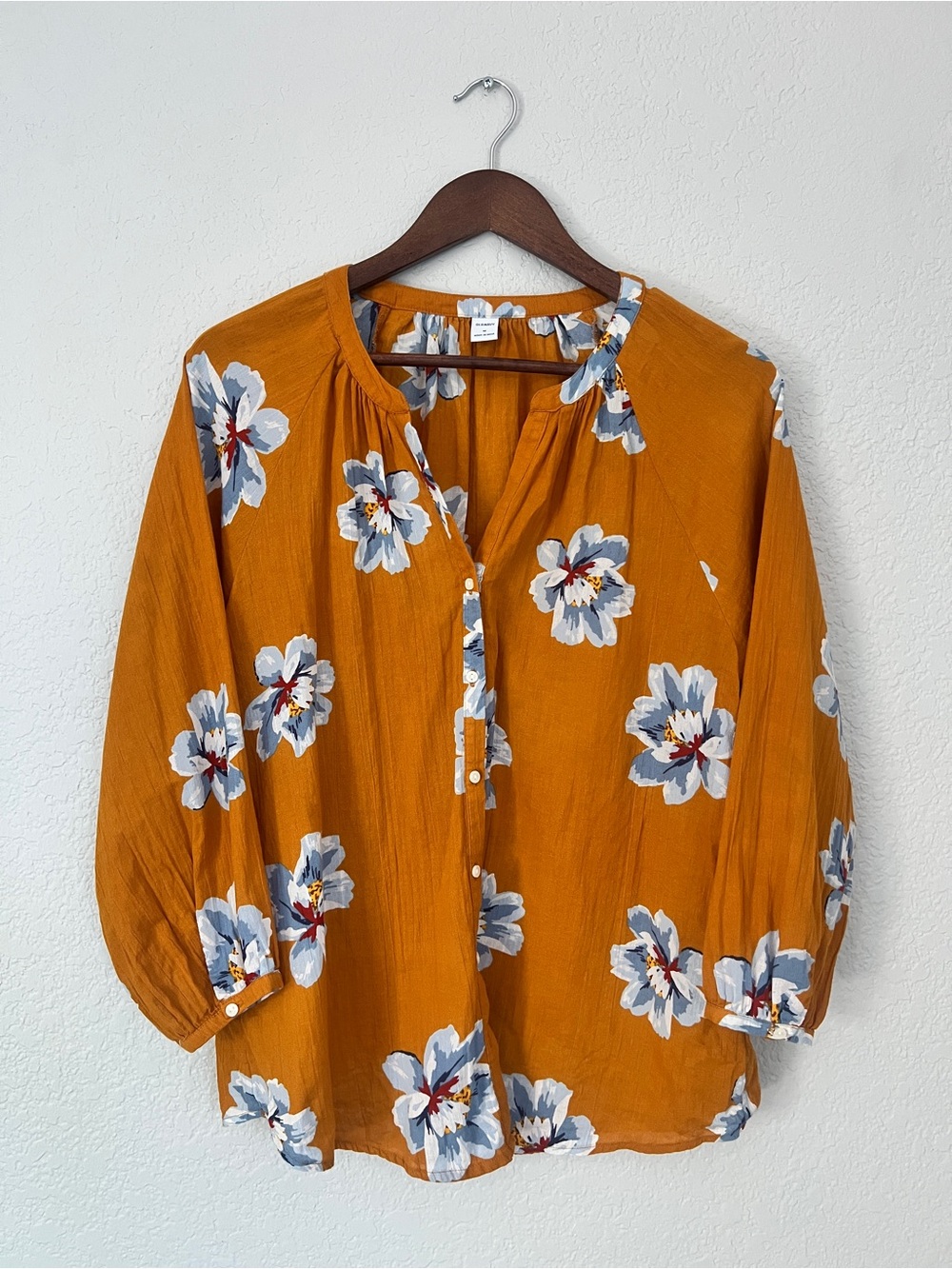Old Navy Women's Mustard Floral Button-Front Blouse Medium